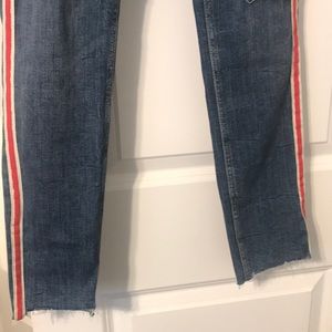 Distressed jeans with red stripe
